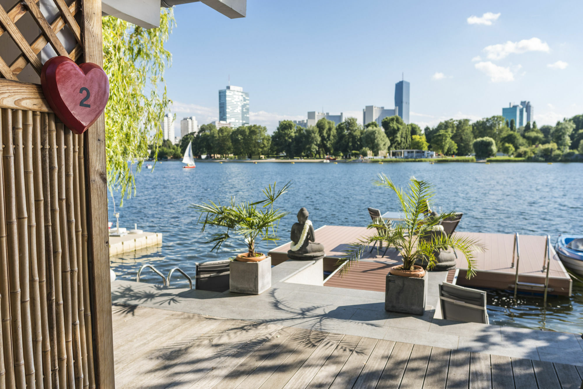 Ajo Vienna Beach - Contactless Check-In エクステリア 写真