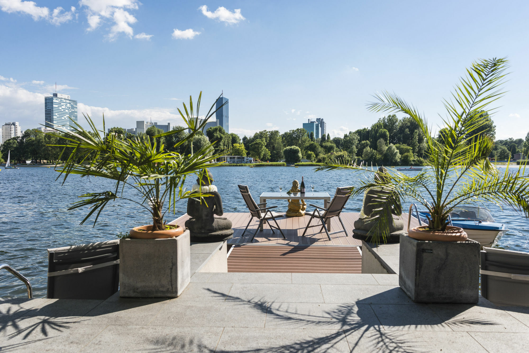 Ajo Vienna Beach - Contactless Check-In エクステリア 写真