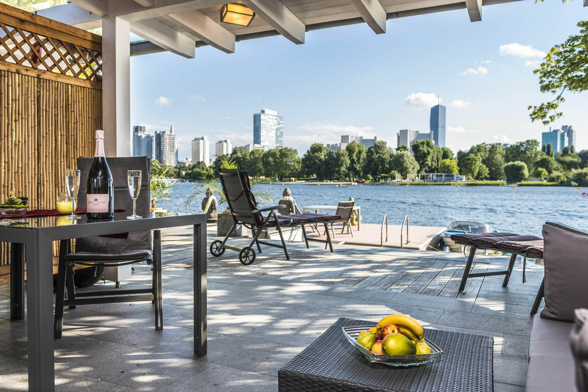 Ajo Vienna Beach - Contactless Check-In エクステリア 写真